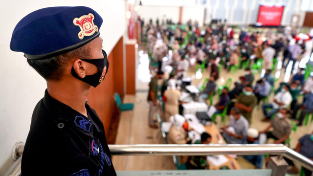 Polri Gelar Vaksinasi Massal di Aceh Jelang HUT Ke-75 Bhayangkara (58157)