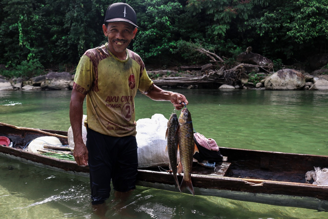 Foto: Cicipi Ikan Sungai Terenak Sambil Tamasya, Alasan Traveler Harus ke Sini (79330)