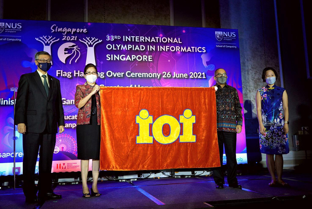 Penyerahan bendera IOI kepada Indonesia yang siap menjadi tuan rumah IOI 2022 Foto: Dok. KBRI Singapura