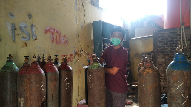Pangkalan isi ulang oksigen Pak Tua di Bandar Lampung, Minggu (27/6). Foto: Ist