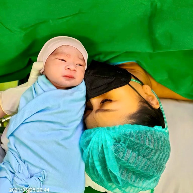 5 Berita Populer: Yuni Shara Temani Anak Nonton Film Porno; KPI soal 42 Lagu (65719)