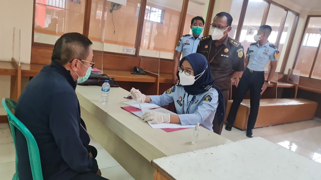 Adelin Lis Resmi Jadi Penghuni Lapas Gunung Sindur (133062)