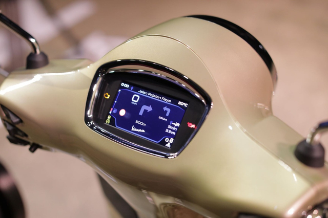 Desain panelmeter TFT di Vespa 75 Th Anniversary. Foto: Piaggio Indonesia