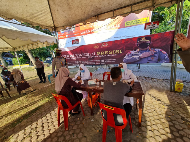 Kepolisian Daerah (Polda) Aceh hingga saat ini telah membuka sebanyak 234 gerai vaksin gratis di sejumlah wilayah di Aceh.  Foto: Dok. Humas Polda Aceh 