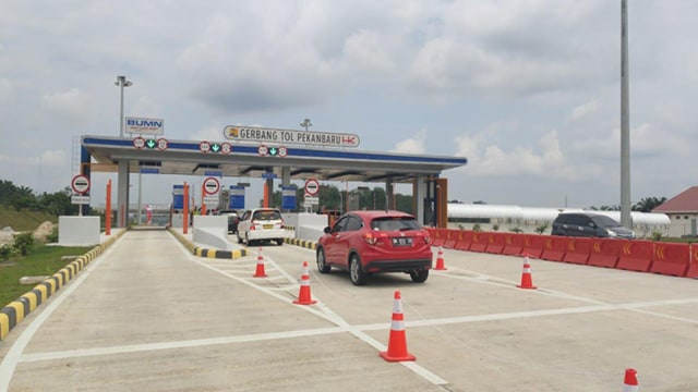GERBANG Tol Pekanbaru-Dumai di Rumbai. (Foto: Selasar Riau)