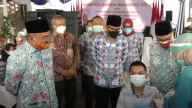 Menko PMK Muhadjir Effendy Pantau Vaksinasi Corona Bagi Ibu Hamil hingga Anak 12-18 Tahun di Bogor. Foto: Kemenko PMK