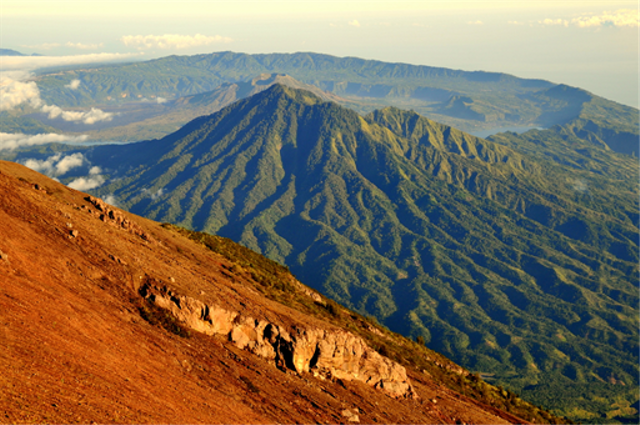 Hubungan Gunung Api Agung dan Pura Besakih dari Waktu ke Waktu (139029)