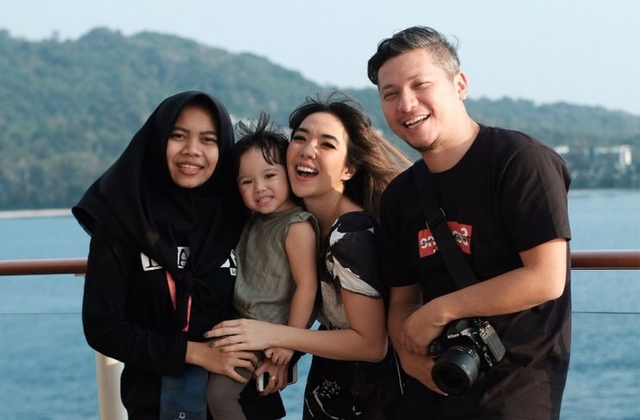 Fantastis! Gaji 5 Asisten Artis Indonesia Ini Bikin Melongo (385278)