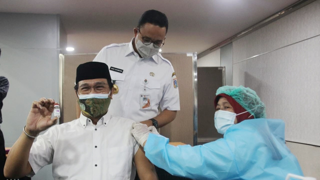 Hari Pertama PPKM di Jakarta, Anies Cek Vaksinasi di GBK dan Panti Sosial  (5091)