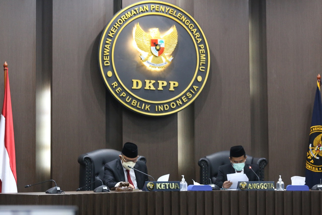 DKPP Pecat Anggota KPU Prabumulih karena Terima Uang dari Caleg (22209)