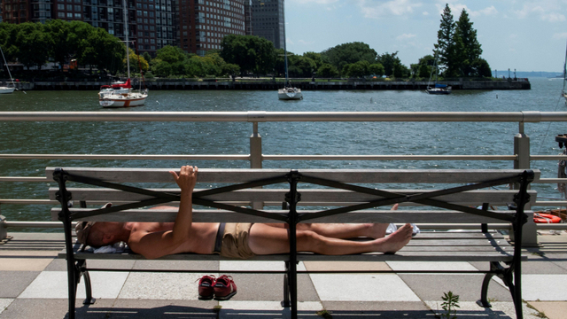 Gelombang panas di New York, AS. Foto: REUTERS/Eduardo Munoz
