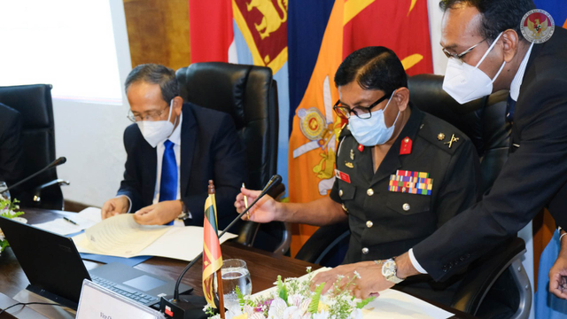 Universitas Pertahanan Indonesia dan General Sir John Kotelawala Defence University Colombo tandatangani kesepakatan kerja sama. Foto: Dok KBRI Colombo