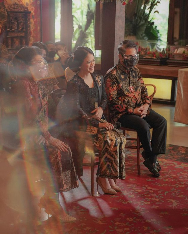 7 Momen Manis Acara Lamaran Ifan Govinda dan Kekasih, Usung Tema Adat Jawa (60065)
