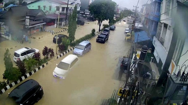Samarinda Dilanda Banjir, Sejumlah Daerah Longsor (138942)