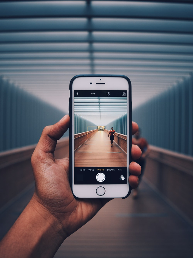 Ilustrasi cara mengganti background foto di Iphone. Sumber: unsplash