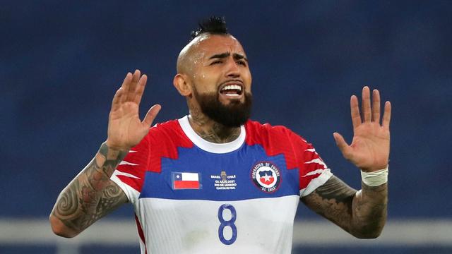 Ekspresi pemain Chile, Arturo Vidal pada laga Brasil vs Chile di ajang Copa America 2021. Foto: Ricardo Moraes/REUTERS