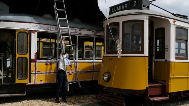 Kendaraan Trem di Lisbon, Portugal. Foto: Pedro Nunes/REUTERS