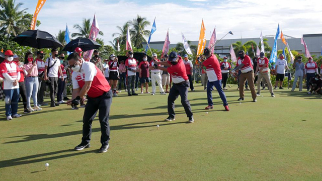 Pembukaan Event Charity Golf Turnament, yang digelar Forum Komunikasi Pria Kaum Bapak Persatuan Gereja-Gereja di Indonesia (FK-PKB PGI), di Kabupaten Minahasa Utara (Minut)