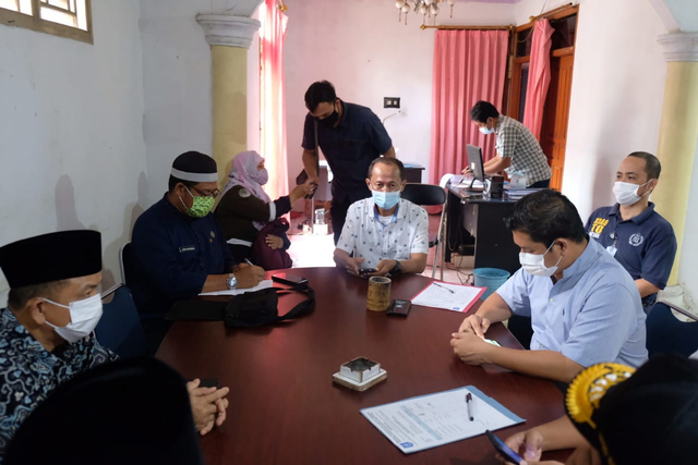 Komisi III DPRD Provinsi Bangka Belitung saat datangi salah satu perusahaan yang mengantongi izin HTI.