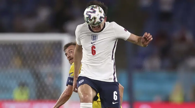 Pada babak kedua Timnas Inggris kembali menambah perolehan gol di menit 46, Harry Maguire sundulan hasil umpan manis dari Luke Shaw untuk memperdaya Buschan. (Foto: AP/Pool/Lars Baron)