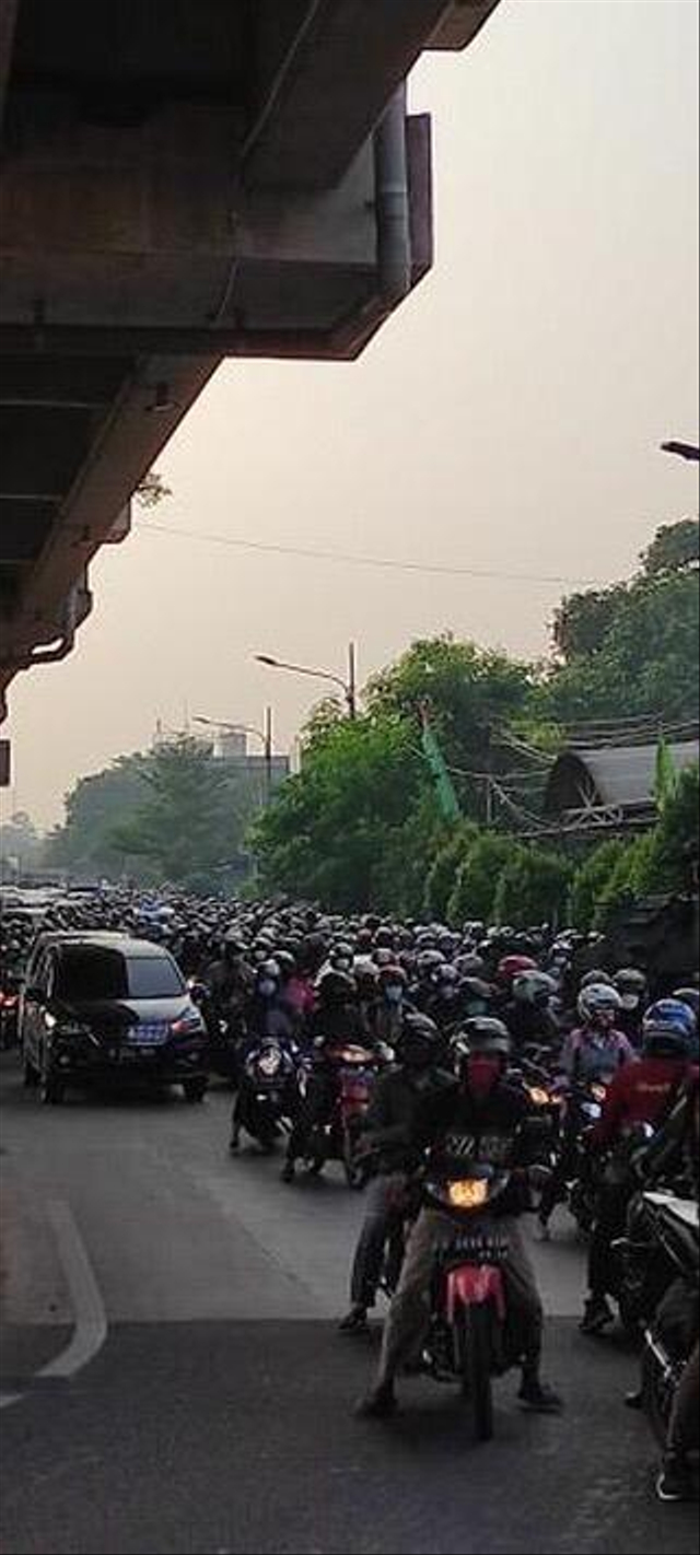Kondisi penyekatan PPKM di Jalan Lampiri, Kalimalang, Bekasi. Foto: Dok. Andrian