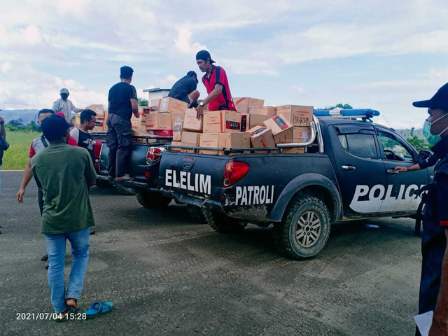 Logistik diterima di Pos Polisi Elelim, Yalimo. Foto: Kemensos.