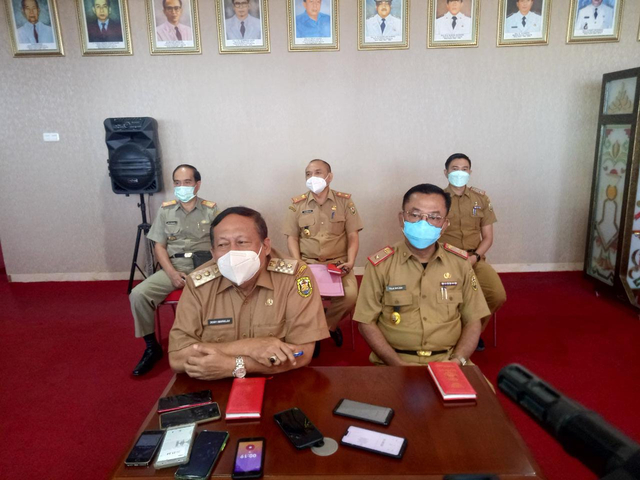 Konferensi pers TP4D Bandar Lampung terkait polemik Bakso Son Haji Sony dan Tapping Box, Senin (5/7) | Foto : Sidik Aryono/ Lampung Geh