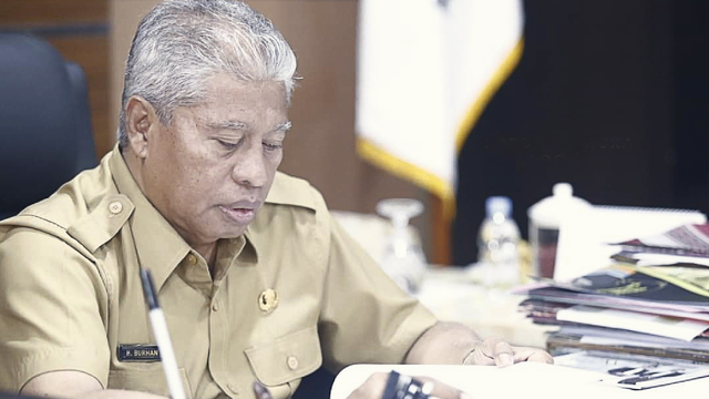 Almarhum Burhan Abdurahman, Wali Kota Ternate periode 2010-2021. Foto: Edo Huka untuk cermat.