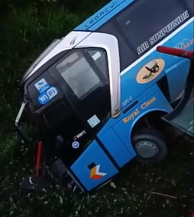 Bus Damri Nyungsep di Kalis, Ini Penyebab Kecelakaan Versi Polisi (1220225)