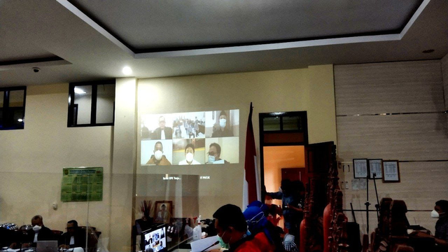 Terdakwa Mustafa menghadiri sidang Tipikor secara virtual. | Foto: Bella Sardio/Lampung Geh