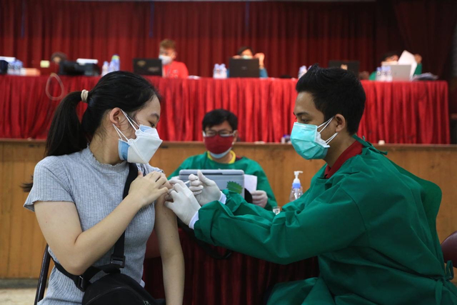 Kota Bandung Miliki 1.000 Tenaga Vaksin Covid-19 Bersertifikat