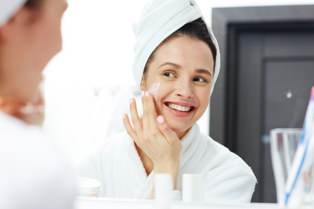Perbedaan Moisturizer dan Hydrator, Kosmetik Perawatan Wajah Dehidrasi (9537)