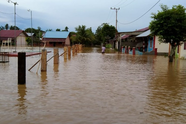 Banjir Rendam Sepuluh Desa di Aceh Barat (67692)