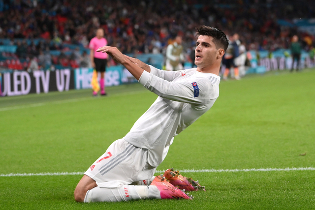 Selebrasi pemain Spanyol Alvaro Morata usai mencetak gol ke gawang Italia pada pertandingan semi final Euro 2020 di Stadion Wembley, London, Inggris. Foto: Laurence Griffiths/REUTERS