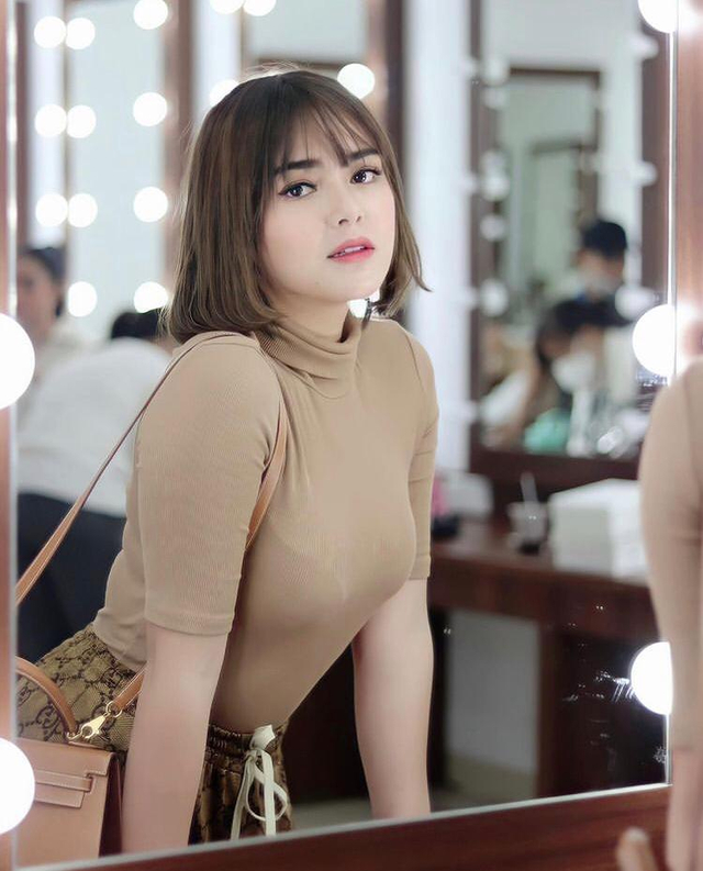 Menilik Tarif Endorse Termahal 10 Artis Tanah Air, Ada yang Capai Ratusan Juta (816345)
