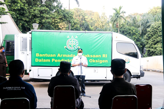 Pemprov DKI Jakarta berkolaborasi dengan Kejaksaan Tinggi dalam pelayanan isi ulang dan pendistribusian oksigen di rumah sakit-rumah sakit Jakarta. Foto: PPID DKI Jakarta