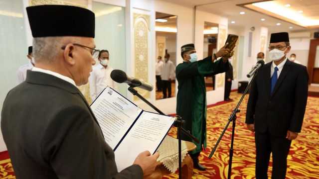 Sekda Aceh Lantik Azhari Jadi Kepala BPKA, Ganti Bustami yang Mundur Tiba-tiba (69525)