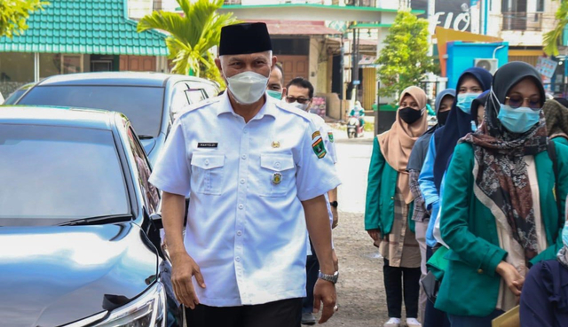Gubernur Sumatera Barat Mahyeldi di salah satu kegiatan di Padang. Foto: dok Humas