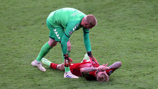 Ekspresi pemain Denmark usai kalah dari Inggris pada pertandingan semi final Euro 2020 di Stadion Wembley, London, Inggris. Foto: Catherine Ivill/REUTERS