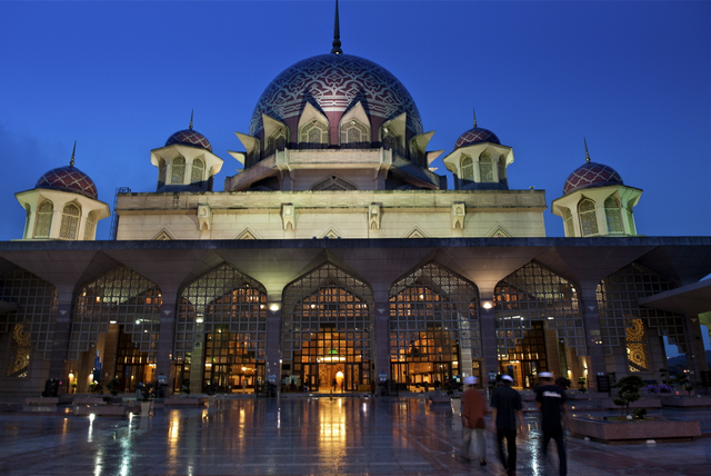 Ilustrasi masjid untuk menyiarkan adzan. Sumber: Flickr.com