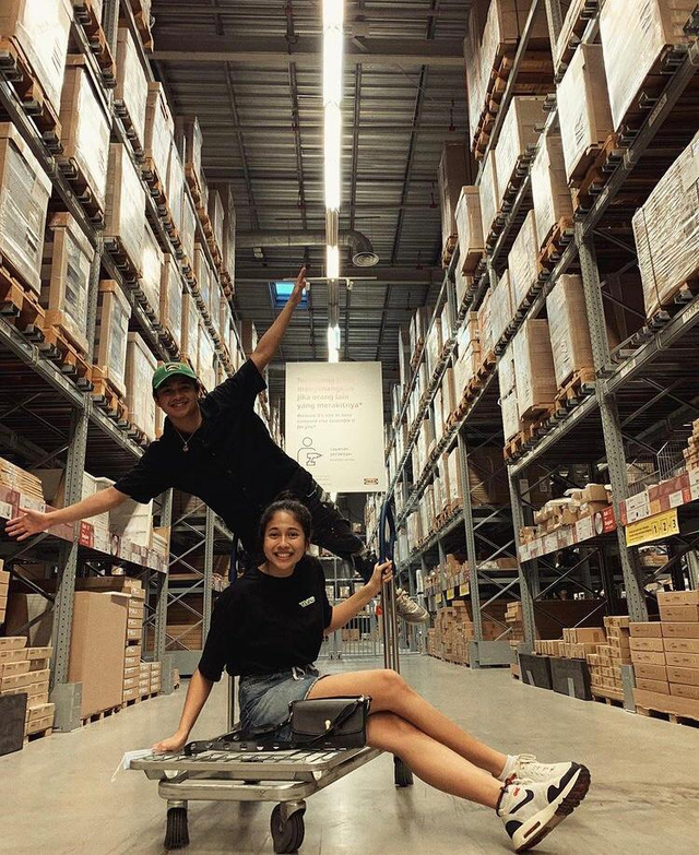 Bastian Steel dan Sitha Marino. Foto: Instagram @sithamarino