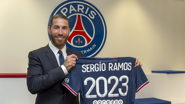  Sergio Ramos resmi jadi pemain PSG. Foto: Sumber: en.psg.fr