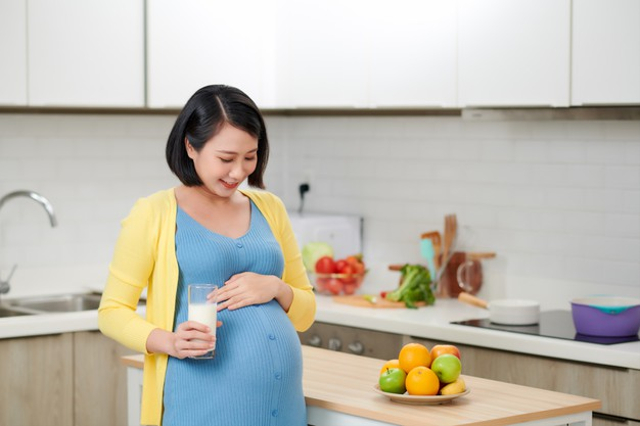 Ilustrasi susu ibu hamil (Sumber: Freepik)