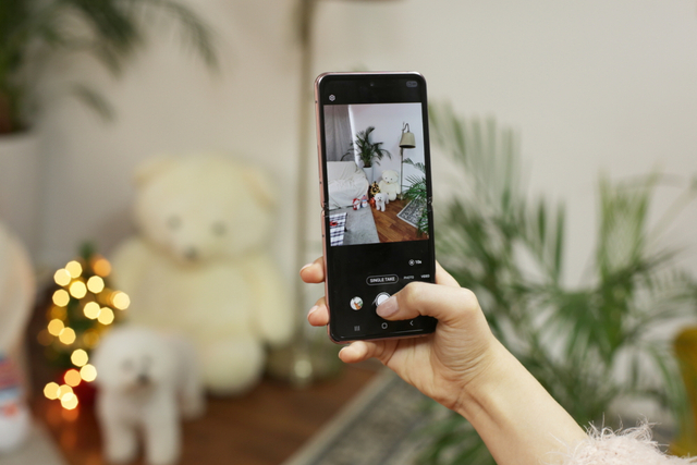 Tingkatkan Kreativitas Fashionmu di Dunia Digital dengan Samsung Galaxy Z Flip (47957)