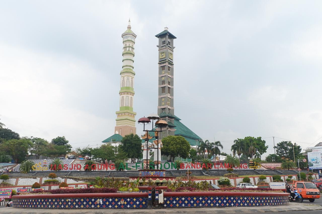 Masjid Al-Furqon Bandar Lampung | Foto : Sidik Aryono/Lampung Geh