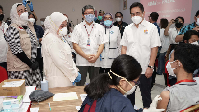 Ketum Kadin: Vaksinasi Harus Segera Diselesaikan untuk Perang Lawan Pandemi (72919)
