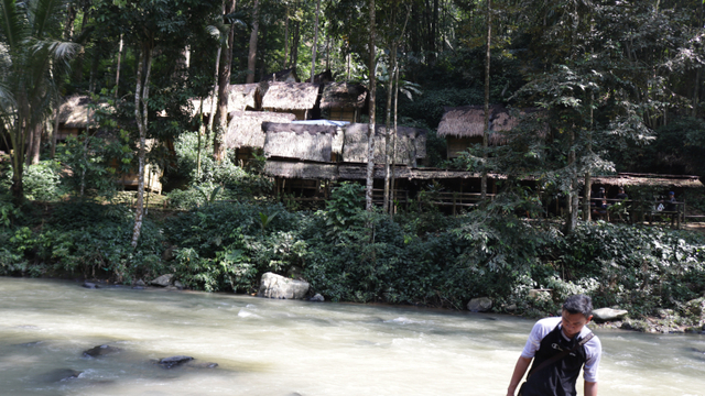 Suasana rumah adat suku Baduy. (Sumber Foto : Dok. Pribadi)