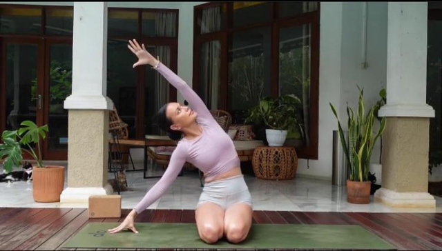 9 Potret Artis saat Olahraga, Tetap Bugar dan Sehat di Usia 40-an (31545)
