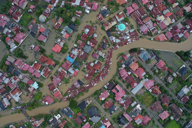 Foto Udara: Banjir Rendam Permukiman di Kecamatan Darul Imarah, Aceh Besar (78269)