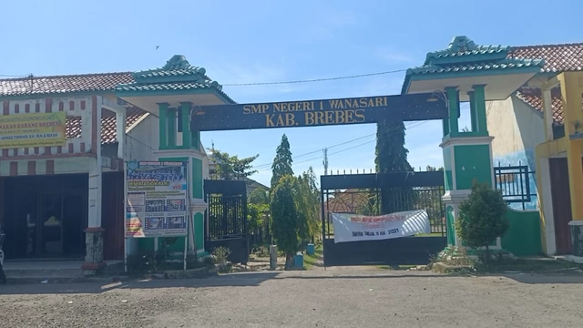 SMP Negeri 1 Wanasari, Brebes. 